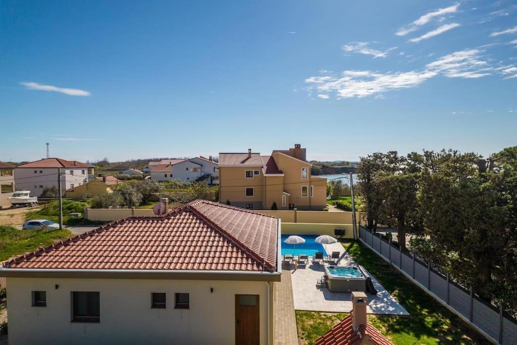 Villa Mattina, With Heated Pool And Jacuzzi Privlaka  Esterno foto