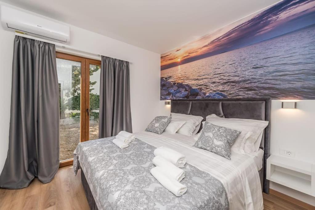 Villa Mattina, With Heated Pool And Jacuzzi Privlaka  Esterno foto