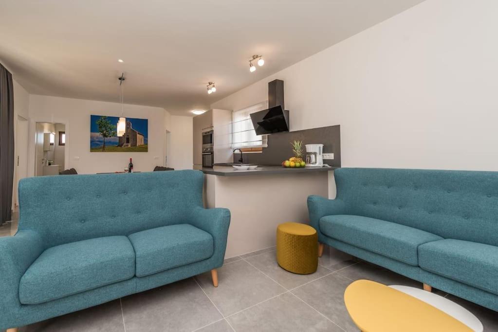 Villa Mattina, With Heated Pool And Jacuzzi Privlaka  Esterno foto
