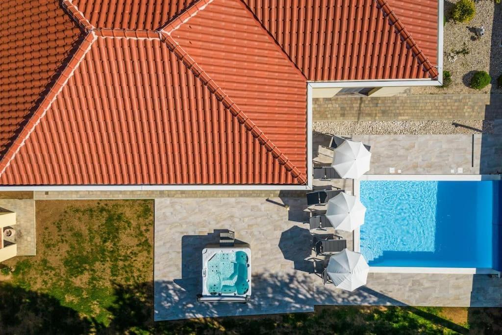 Villa Mattina, With Heated Pool And Jacuzzi Privlaka  Esterno foto